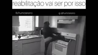 Mulher viciada em rebolar