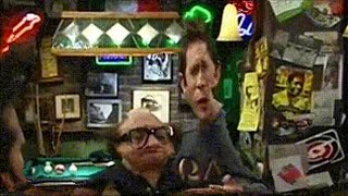 sAvAgEs iDiOtS iDiOtS!! [Always Sunny Content Aware Scale]