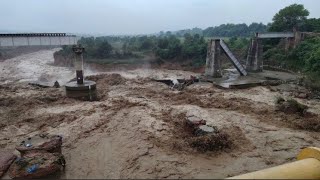 chakki pul destroy by flood in chakki khad pathankot.