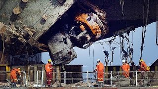 SEWOL بقايا عبارة عادت الى اليابسة بعد ثلاث سنوات على غرقها