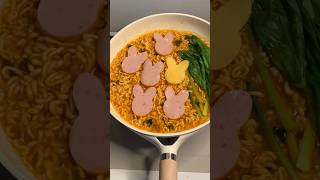 Mì cay Nongshim hải sản cùng xúc xích Nongshim Spicy Seafood Noodles with Sausage #shorts