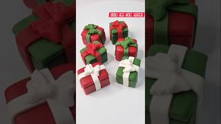 Making a Christmas gift topper for a cake in minutes!🎁🎁🎁🎅🎄🫎#christmas#christmasgifts#christmascake