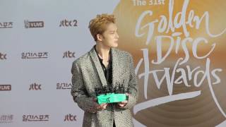 [ENG SUB] Kim Jaejoong on Red Carpet of 31st Golden Disc Awards