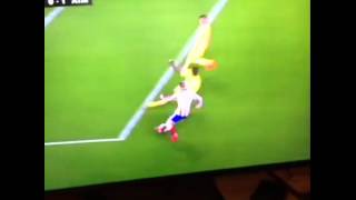 Fernando Torres trolls two defenders. Villareal 0-1 Atletico Madrid (29.04.2015)