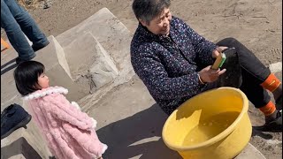 Một ngày làm dâu ở Nội Mông Cổ,dọn nhà trang trí Tết và ăn những món ngon từ nhà chồng.