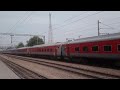 インド国鉄　特急列車高速通過　デリー郊外ballabh garh駅 indian railway traing high speed passing