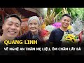 Quang Linh về Nghệ An thăm mẹ Liệu, ôm chầm lấy bà