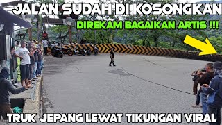 Jalan Sudah Dikosongkan‼️ Semua Bersiap Merekam Truk Jepang Akan Lewat Tanjakan Viral Sitinjau Lauik