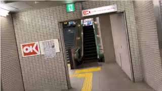 本八幡駅A3出口へ行くエスカレーター_escalator Motoyawata Chiba Japan