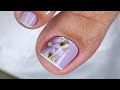 unhas decoradas dos pés em tom lilás com Adesivos de rosas grandes !!!!