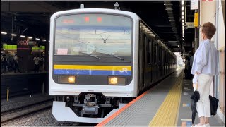 【209系C444編成4両  OM出場回送（車体保全）】JR東日本209系2100番台ﾏﾘC444編成が回走電車として大宮駅11番線に到着停車するシーン（回8345M）2023.7.4