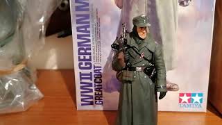 TAMIYA 1/35th SCALE WW2 GERMAN FIGURE MACHINE GUNNER WITH A TWIST NO HELMET WEARING A HAT