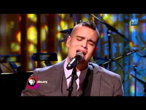 Can Mark Salling sing?