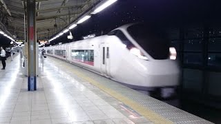 夜の南千住駅を通過する上野東京ライン常磐線特急特急ひたち