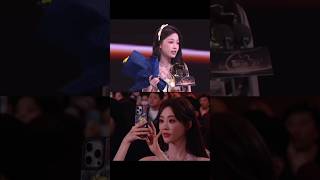 ZhuXudan recorded Xinxin as she received the award on stage #虞书欣 #yushuxin #estheryu #foryou #shorts