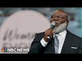 Bishop T.D. Jakes recovers after medical emergency during Sunday sermon