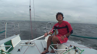 How to find out the timing of flipping over main sail when gybing