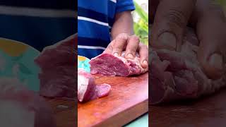 Beef tenderloin kebab/പച്ച കുരുമുളകും കാന്താരിമുളകും ചേർത്ത ടെൻഡർലോയിൻബീഫ് #beefrecipe#raidanmuneer