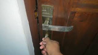 வீட்டு கதவை எவ்வாறு அடைத்து லாக் செய்வது? How to Close and Lock Your Home Door?