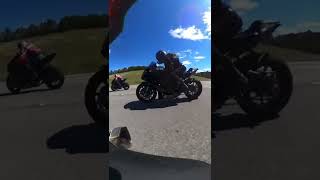 Kawasaki Zx10r vs Brutal Yamaha R1…..👀