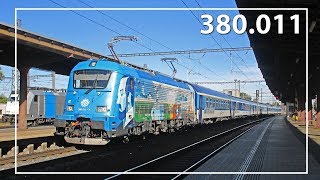 ČD 380.011 v polepu \