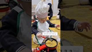 열정 넘치는 최연소 요리사 띠우 ㅋㅋㅋ🍝👨‍🍳🤍 #shorts #baby #12개월아기 #380일차 #문센 #아기놀이 #육아 #귀여워