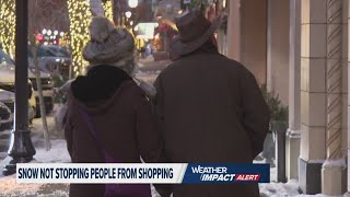 Winter storm not stopping people from shopping in Holland