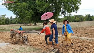 เมื่อชะนี กับ กะเทย ไถนา ความฮาจึงบังเกิด😄😄 | ເຈ້ສາຍແດກ ປະທະ ສາວຈ່ອຍ