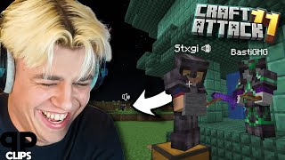 Hugo & Papaplatte spionieren BastiGHG bei unangenehmen Fragen von Stegi aus! - Craft Attack 11