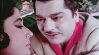 Ashok Kumar, Pradeep Kumar, Meena Kumari - Bheegi Raat - Scene 12/25