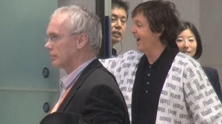 大歓声 千人が出迎え マッカートニーさん来日