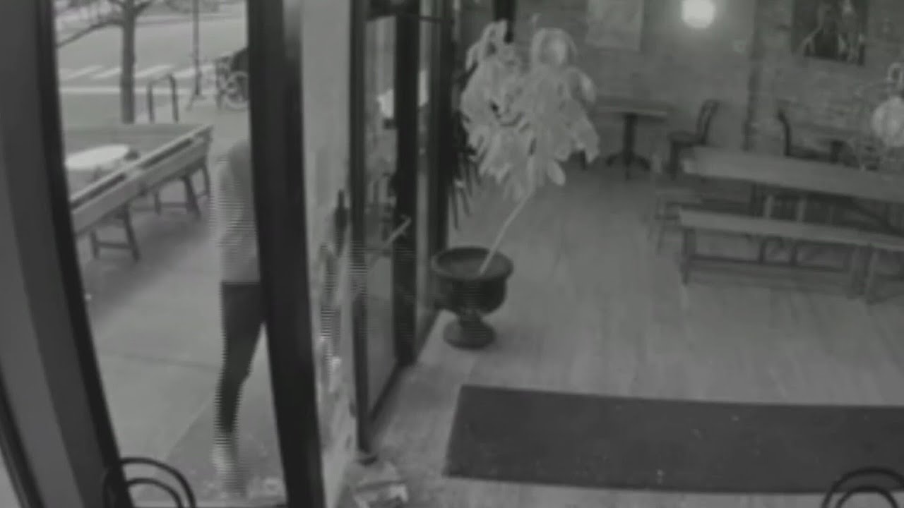 CPD Seeking Crew That Burglarized 7 North Side Businesses - YouTube