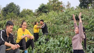 Police Thien and Liu together get firewood for Mrs. Sinh - [Love story on the acacia hill].