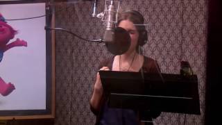 Anna Kendrick Singing Can't Stop the Feeling