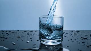 Efek suara menuangkan air ke gelas