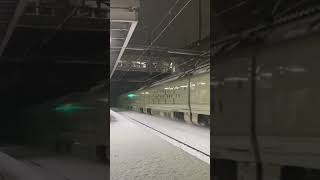 IGRいわて銀河鉄道青山駅を通過する豪華寝台列車トランスイート四季島＠弘前行🚃