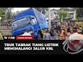 Truk Tabrak Tiang Listrik Hingga Menghalangi Perlintasan KA | Kabar Petang tvOne