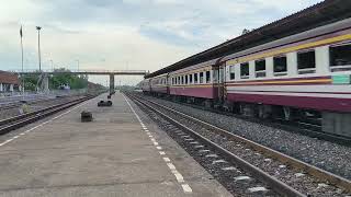 มาดูรถไฟขบวน233กรุงเทพ-สุรินทร์