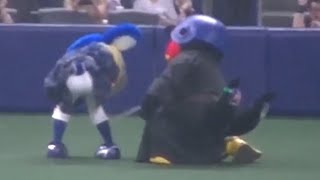 2018/7/7バク転復活のドアラ！つば九郎に冷却スプレーで患部を冷やされるw