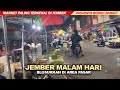 Suasana Pasar Tanjung Jember pada malam hari