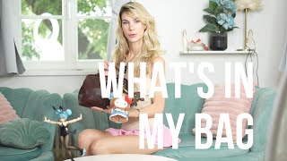 what’s in my bag (MESSY)