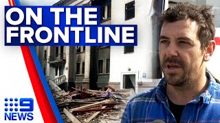 Two Aussies help bring aid to Ukrainian people during Russian invasion | 9 News Australia