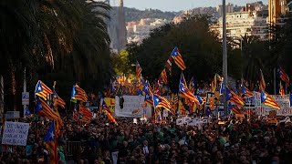 Pro-independence supporters march in Barcelona