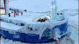 LARGE FROZEN ICEBREAKER SHIPS CRASH FAT ICE! TERRIBLE WINTER STORM PARALYZED HIG