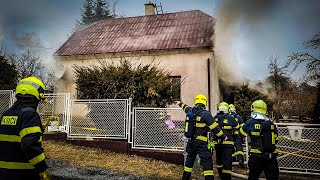 5.3.2022 Při požáru domu v Horních Životicích se majitelka nadýchala kouře | HZS MSK