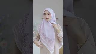 CARA BERHIJAB YANG SIMPLE DAN CANTIK MENGGUNAKAN HIJAB SEGI EMPAT KEKINIAN #hijabstyle #hijabers