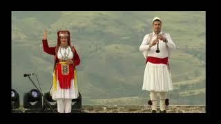 Festivali folklorik Gjirokaster 2023 hapet me Gurgullojn gurrat Shqiptare e motive te Laberise