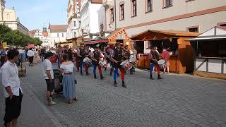 Stadtwache mit Gefangenem im Pranger - Schlossfest Neuburg 2023