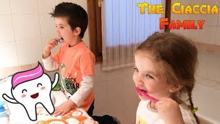 Let's wash our teeth, video for children - The Ciaccia Family