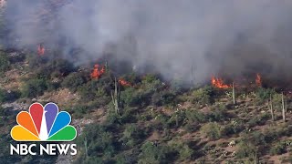 Two Wildfires Raging In Arizona Force Evacuations | NBC News NOW